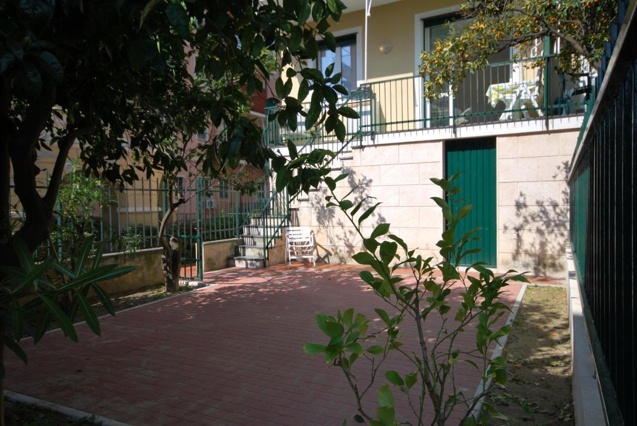 Appartamenti Con Giardino E Posto Auto Per Famiglie Finale Ligure Ngoại thất bức ảnh